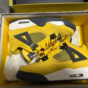 Jordan Sneakers Yellow and Black